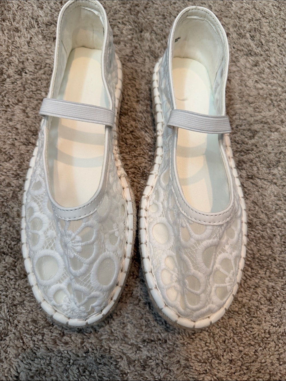 Universal Thread Women’s White Lace Mary Jane Casual Shoes, size 8, NWOT